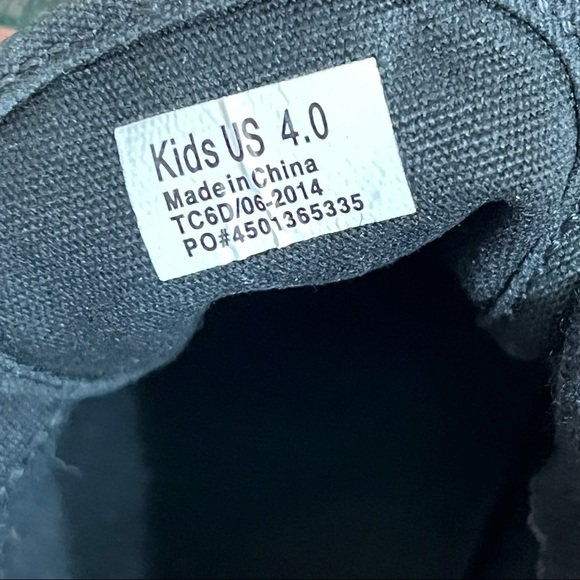 Boy's Vans Off The Wall Skate Shoes Size 4 - Picture 11 of 11